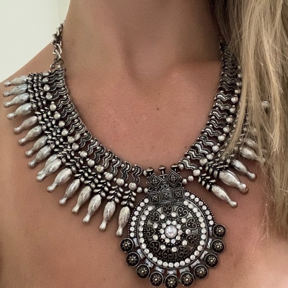 statement necklace- perfect for festivals! - Picture 3 of 5